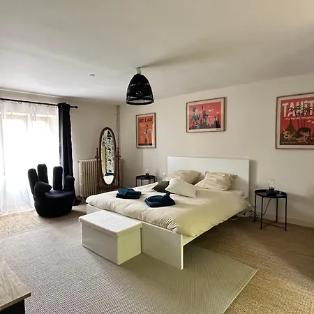 Domaine Les Fontaines Casa de Férias *